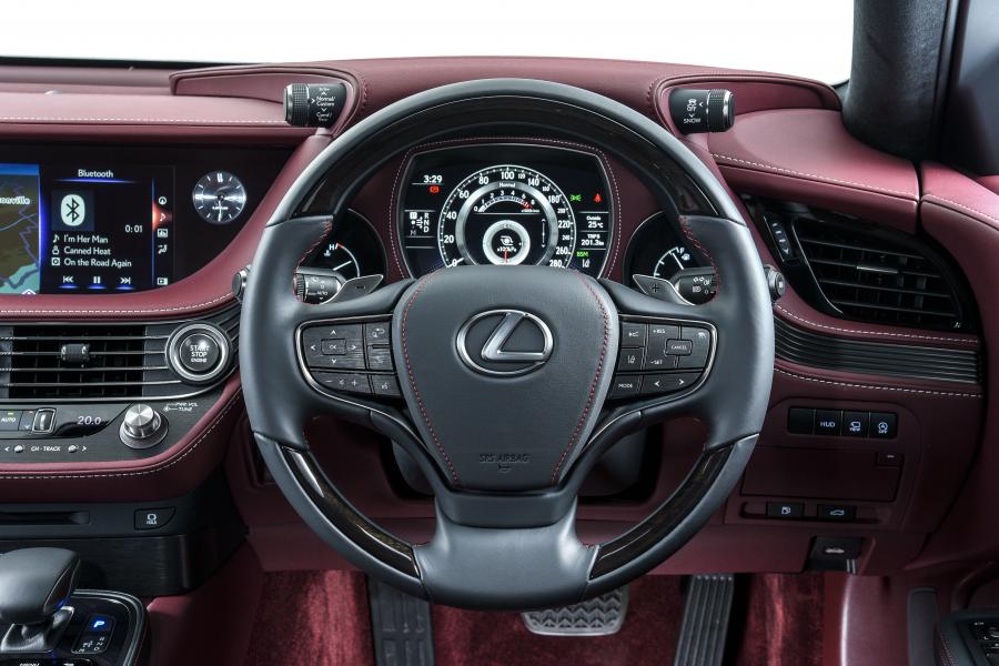 Панель приборов Lexus LS500 2018 года  (ZA) (фото 44 из 46)